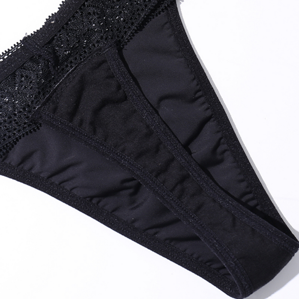"Tanga mestruale Ane.tiam indossata — protezione discreta per sport e serate fuori"